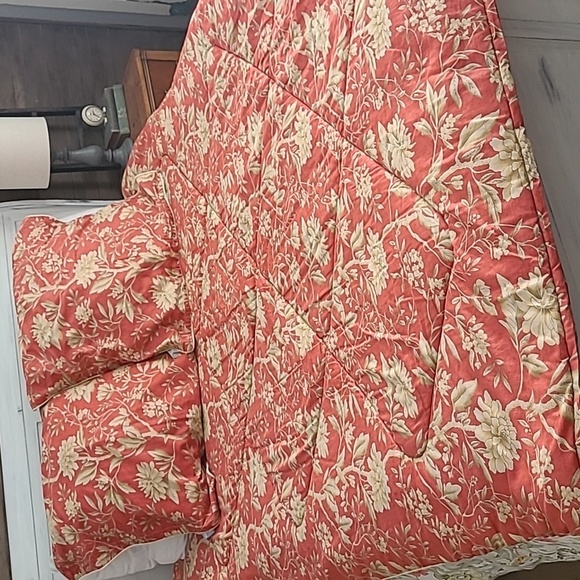 EUC Lauren Ralph Lauren Villa Camelia Floral Fretwork Comforter/Euro Shams Set - Picture 1 of 11